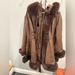 Elegant brown faux Fur-Trimmed Women's Teddy Jacket, coat, size medium NWT